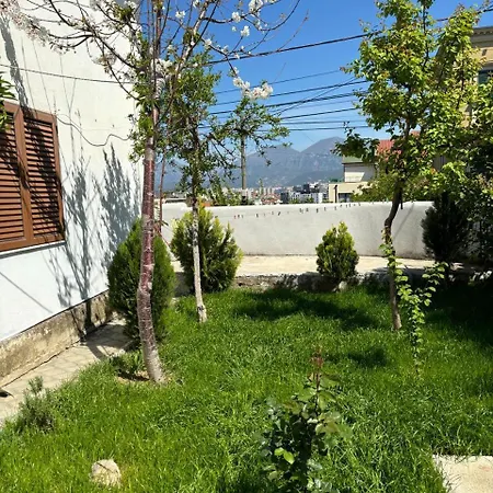 Garden One Bedroom טיראנה