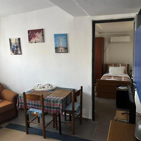 Garden One Bedroom דירה